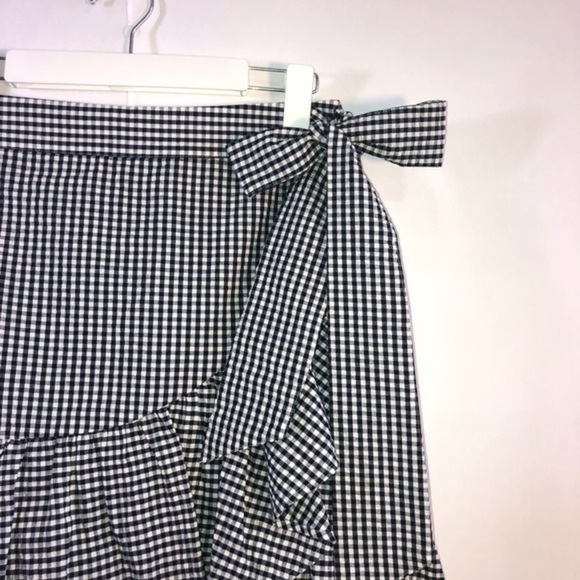 1901 Black & White Fall Gingham Ruffle Wrap Mini Skirt Size 4 - Picture 4 of 15